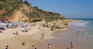 In the Algarve there is something for everyone to do. The immediate surroundings offer seven outstanding golf courses, shopping centres, fitness & health clubs, tennis academies, riding schools and a wide selection of international cuisine restaurants.